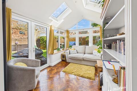 3 bedroom end of terrace house for sale, Dormer Close, Aylesbury, Buckinghamshire