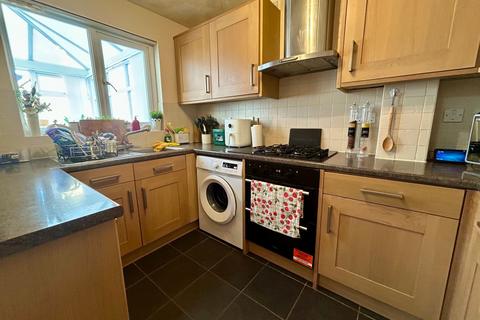 3 bedroom semi-detached house to rent, Milecastle, Milton Keynes MK13