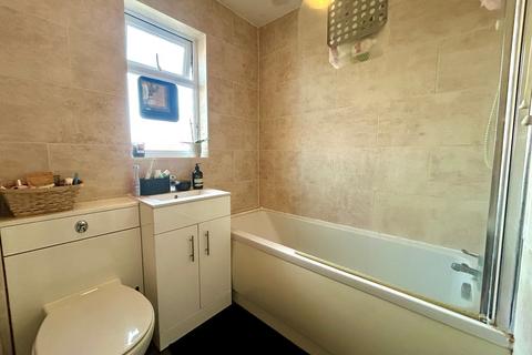 3 bedroom semi-detached house to rent, Milecastle, Milton Keynes MK13