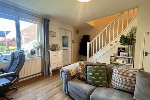 3 bedroom semi-detached house to rent, Milecastle, Milton Keynes MK13