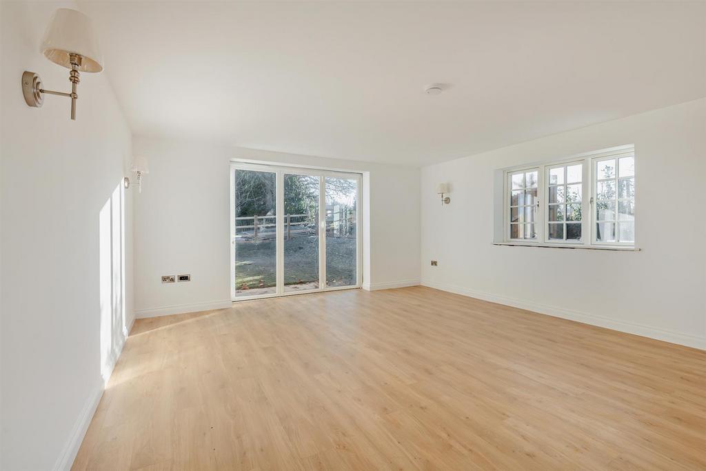 8674000-interior02-800.jpg