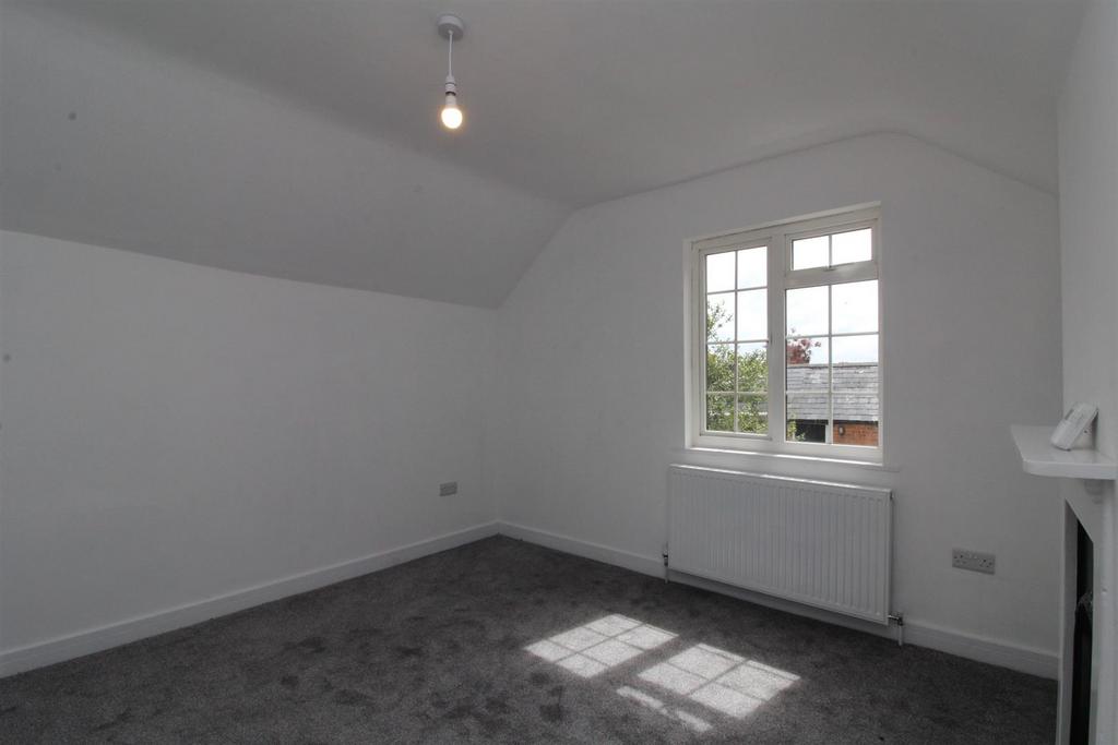Bedroom 1.JPG