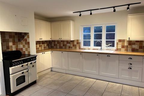 undefined, Stonton Wyville LE16