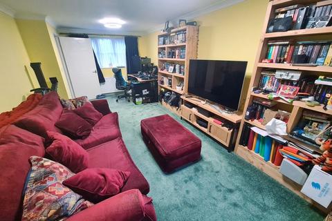 1 bedroom flat for sale, Chelveston Crescent, Southampton, SO16