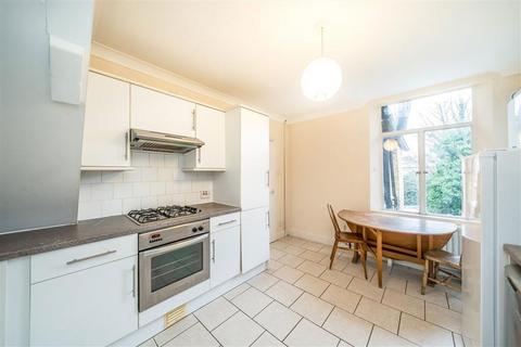 2 bedroom flat for sale, Fentiman Road, London SW8