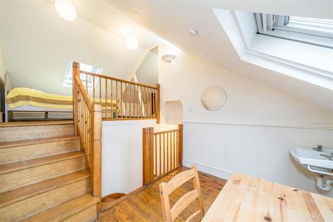 2 bedroom flat for sale, Fentiman Road, London SW8