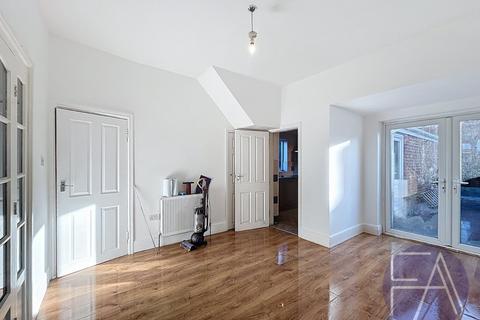 3 bedroom semi-detached house for sale, Bispham Road, Southport PR9