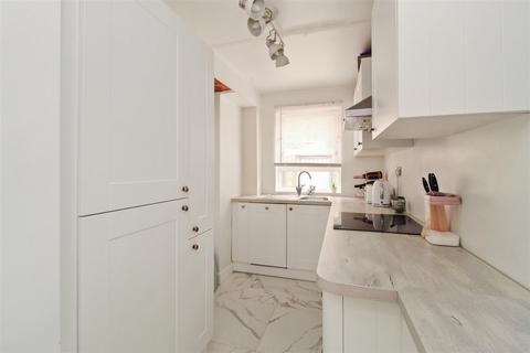 2 bedroom terraced house for sale, Middle Wall, Whitstable
