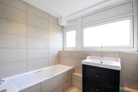 3 bedroom flat to rent, Fenham Road, Peckham, London, SE15