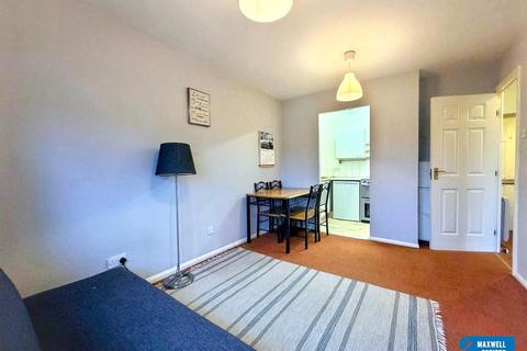 1 bedroom apartment for sale, Raven Close, London