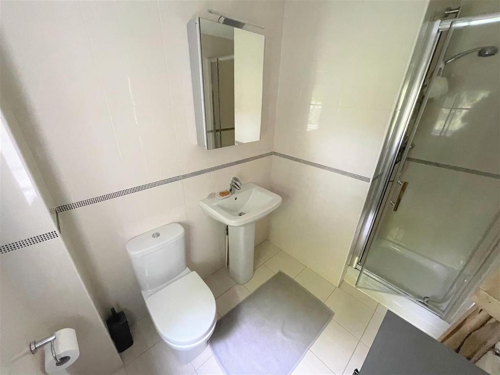 Ensuite shower room