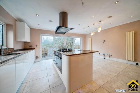 5 bedroom detached house for sale, Bisham Road, Marlow, Bucks., SL7