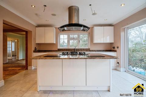 5 bedroom detached house for sale, Bisham Road, Marlow, Bucks., SL7