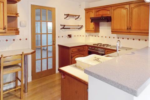 2 bedroom semi-detached house to rent, Rennell Road, Dundee, DD4