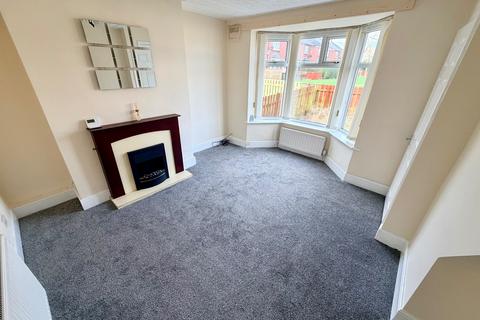 2 bedroom terraced house to rent, Gladstone Gardens, Consett
