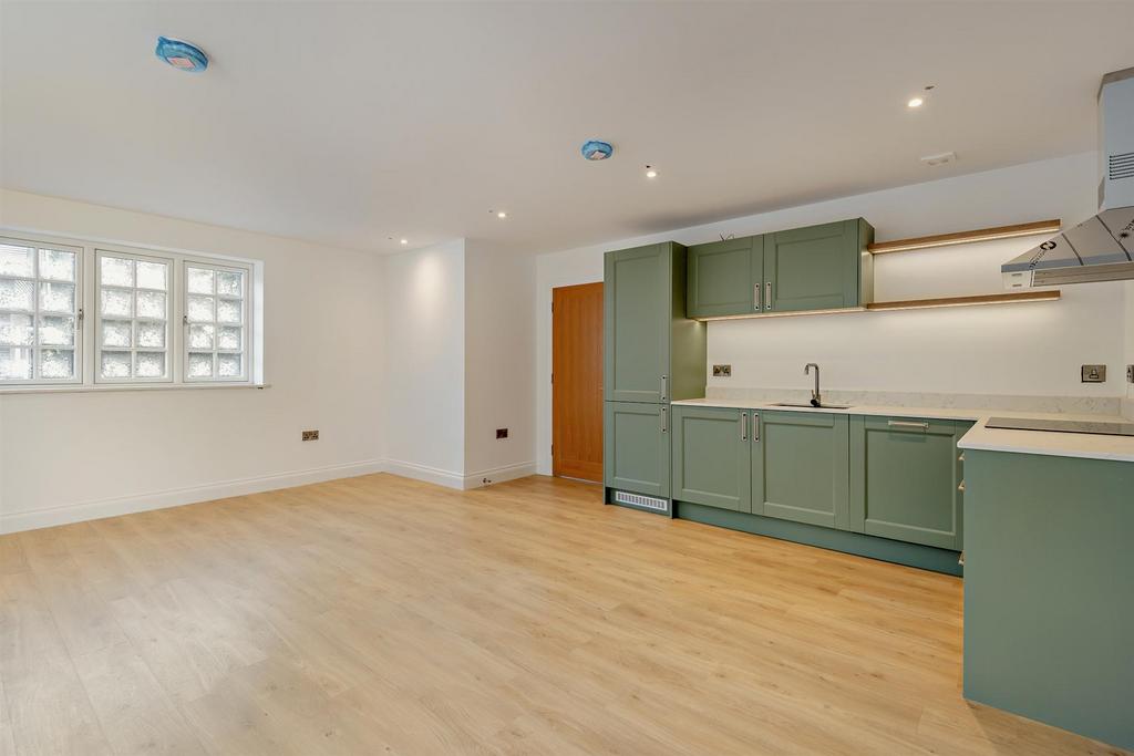 8674000-interior26-800.jpg
