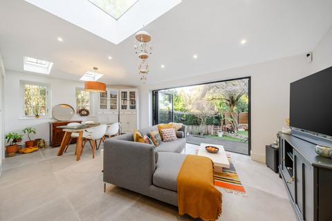 3 bedroom end of terrace house to rent, Torwood Road, Putney, London, SW15