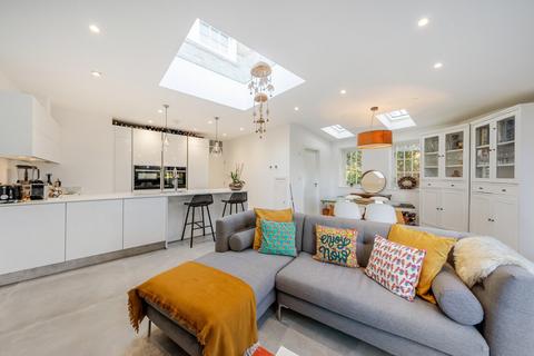 3 bedroom end of terrace house to rent, Torwood Road, Putney, London, SW15