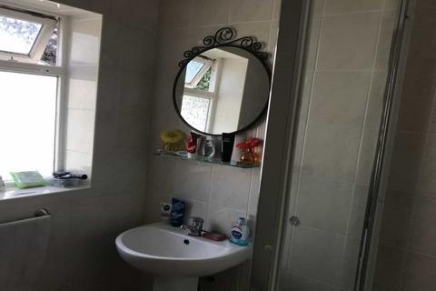 1 bedroom flat to rent, North Hill Road, Leeds LS6