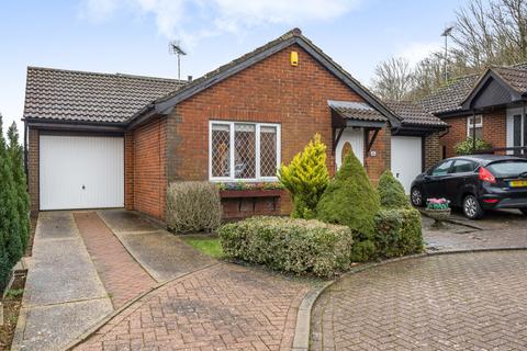 2 bedroom bungalow for sale, Rye Court, Ashford, Kent, TN23 5WJ