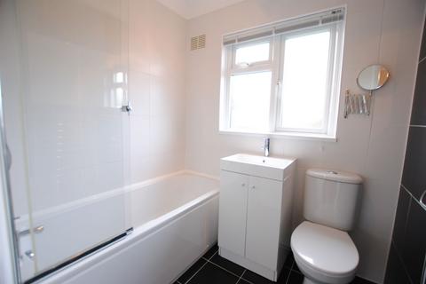 2 bedroom maisonette to rent, Shelton Avenue, Warlingham, Surrey, CR6 9NF