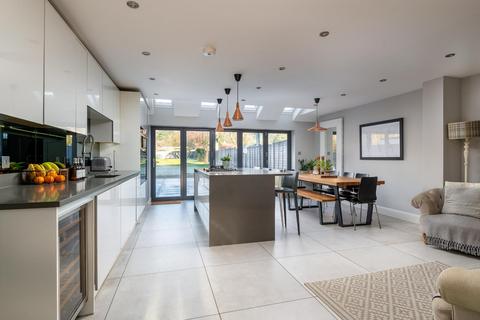 4 bedroom detached house for sale, Hillside road, Leighton Buzzard