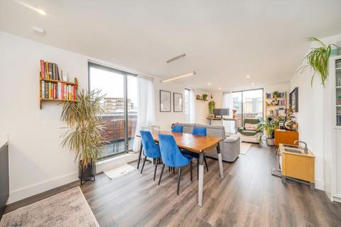 2 bedroom flat to rent, Webber Street, London SE1