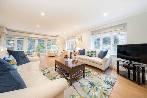 4 bedroom terraced house for sale, Heatherfield Lane, Weybridge KT13