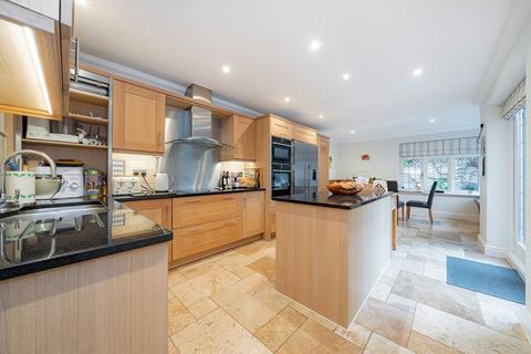 4 bedroom terraced house for sale, Heatherfield Lane, Weybridge KT13