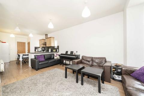 3 bedroom flat to rent, Windmill Road, London W5