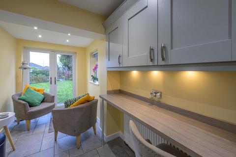 4 bedroom semi-detached house for sale, Standhills Road, Kingswinford, DY6 8JR