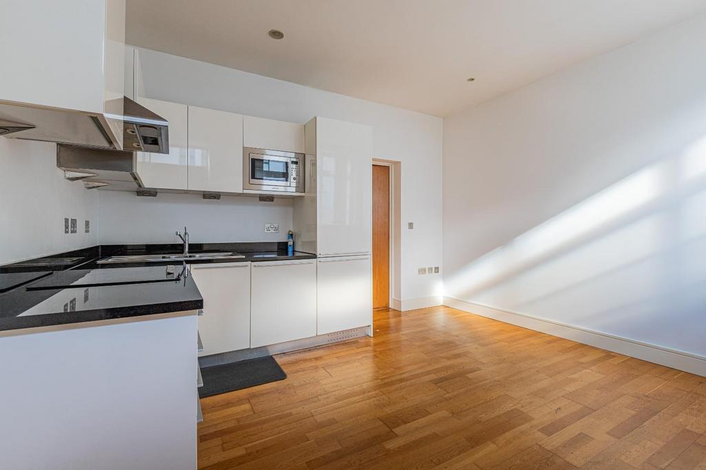 Kitchen Lounge