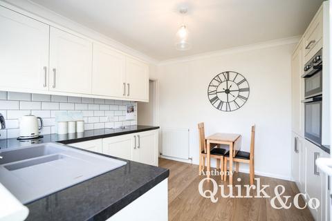 2 bedroom detached bungalow for sale, Chapman Road, Canvey Island, SS8