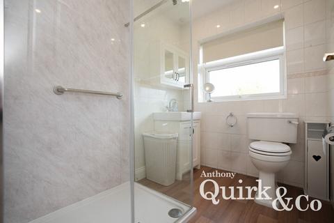 2 bedroom detached bungalow for sale, Chapman Road, Canvey Island, SS8