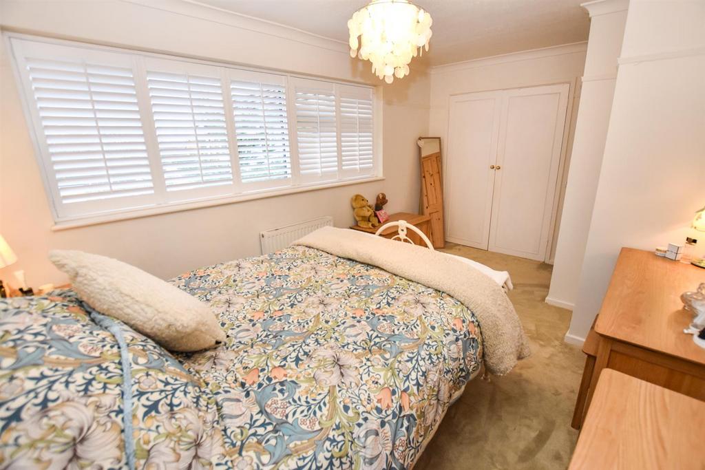 Bed 1.
