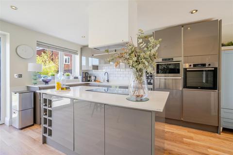 3 bedroom detached house for sale, Upper Nursery, Sunningdale