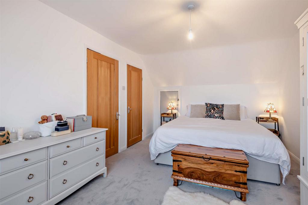 8675192-interior16-800.jpg
