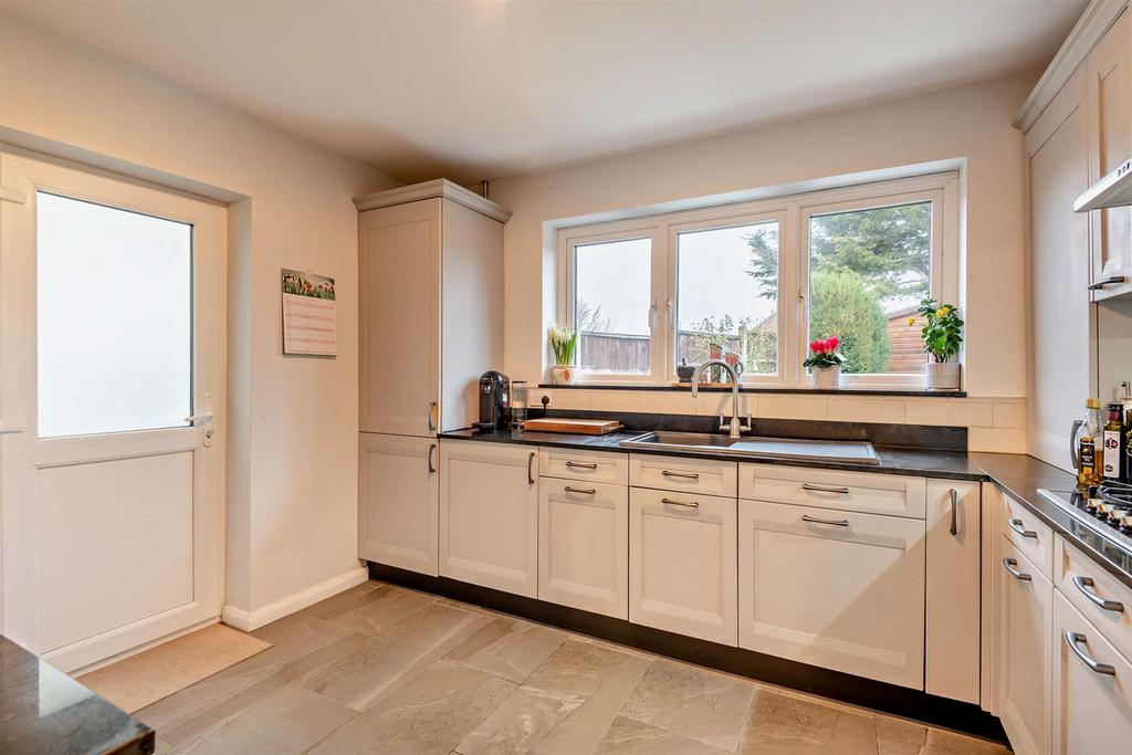 8675192-interior02-800.jpg