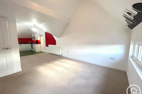 2 bedroom flat for sale, London Road, Teynham, Sittingbourne