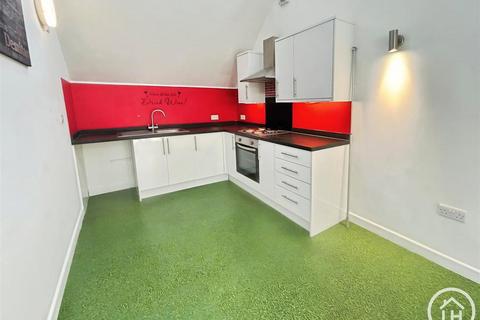 2 bedroom flat for sale, London Road, Teynham, Sittingbourne