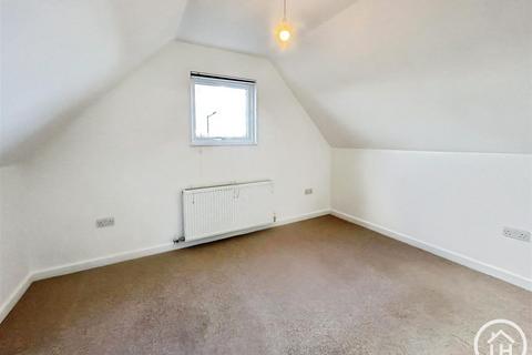 2 bedroom flat for sale, London Road, Teynham, Sittingbourne