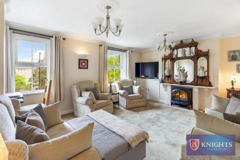 2 bedroom flat for sale, Church Street, London, N9