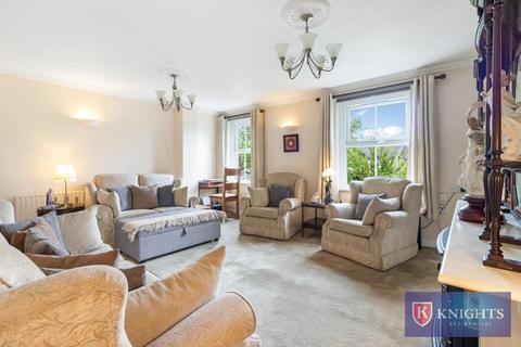 2 bedroom flat for sale, Church Street, London, N9