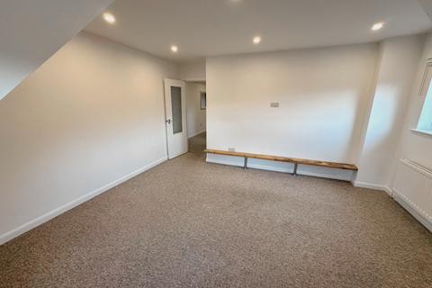 2 bedroom flat to rent, Station Road, Wimborne BH21