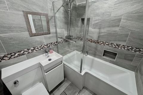 2 bedroom flat to rent, Station Road, Wimborne BH21