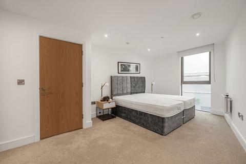 2 bedroom flat for sale, Uxbridge Road, London W5