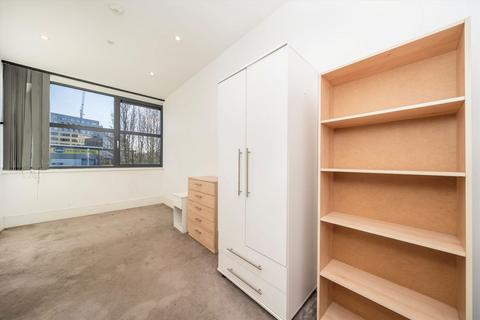 2 bedroom flat to rent, West Gate, London W5
