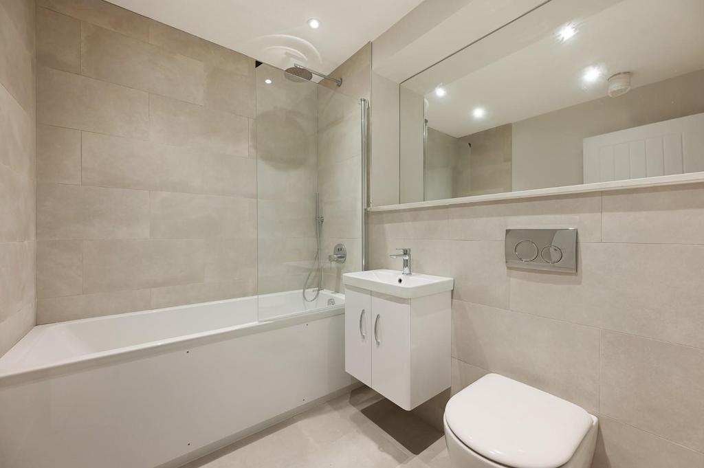 REN - Show Flat, Branson House - Bathroom1 (1).jpg