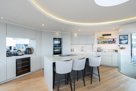 3 bedroom flat for sale, Brewhouse Lane, London, SW15