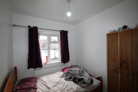 2 bedroom flat to rent, Sunleigh Court, Wembley, Middlesex, HA0